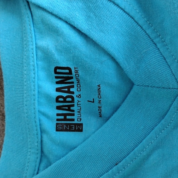 V-neck t-shirt bundle - Picture 4 of 6